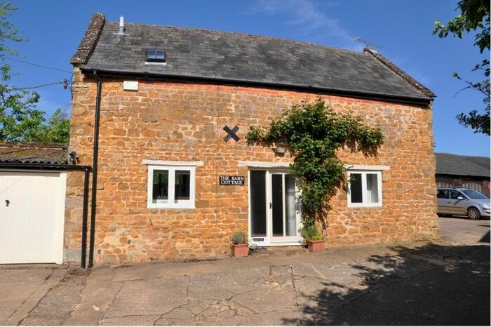 2 Bedroom Barn Conversion To Rent In Hanwell, Banbury OX17