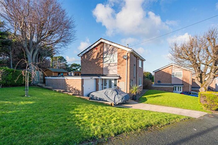 3 Bedroom Detached House For Sale In Highlands Road, Old Colwyn, LL29