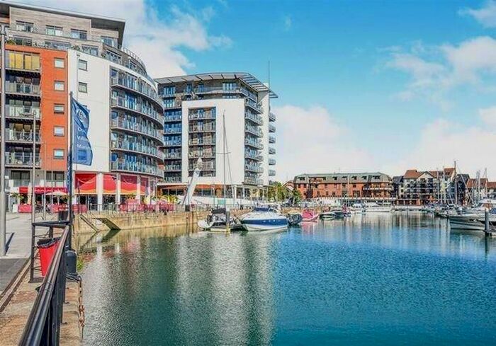 2 Bedroom Flat To Rent In Sundowner, Channel Way, Southampton, SO14