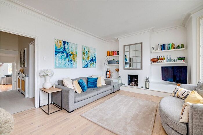 2 Bedroom Flat For Sale In Amerland Road, London, SW18