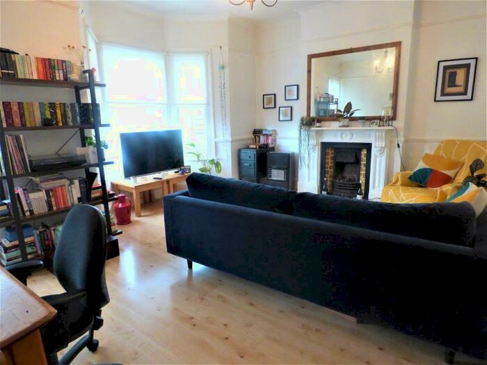 2 Bedroom Flat To Rent In Gabriel Street, SE23