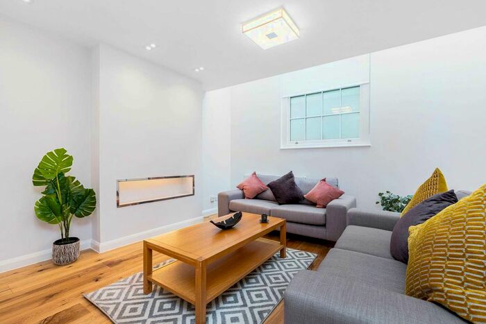 3 Bedroom Property To Rent In Welbeck Way, Marylebone, W1G