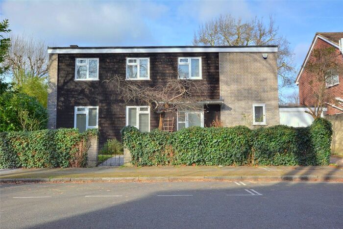 3 Bedroom Detached House To Rent In Oakcroft Road, Lewisham, London, SE13