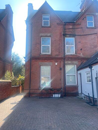 2 Bedroom Flat To Rent In Fishpond Drive, Nottingham, NG7