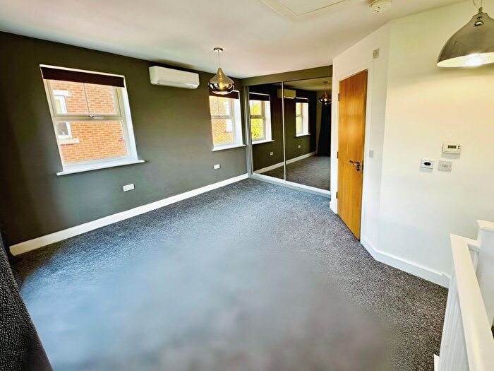 2 Bedroom End Of Terrace House To Rent In Holts Crest Way, Leeds, West Yorkshire, LS12
