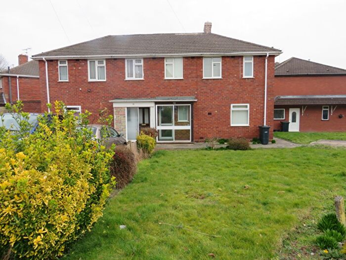 3 Bedroom Property To Rent In Instone Road, Halesowen, B63
