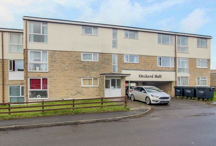 2 Bedroom Flat To Rent In Hawthorn Grove, Trowbridge, BA14