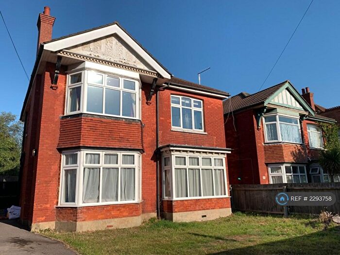 6 Bedroom Detached House To Rent In Heron Court Road, Bournemouth, BH9