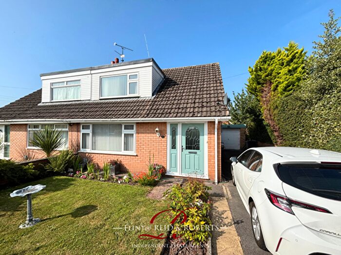 3 Bedroom Semi-Detached Bungalow For Sale In Windsor Drive, Flint, Flintshire, CH6