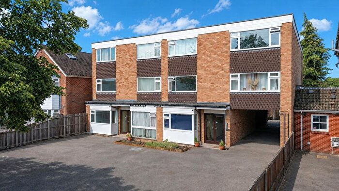 1 Bedroom Flat For Sale In Alexandra Road, Farnborough, GU14