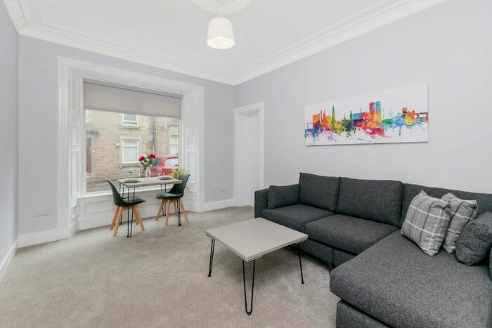 2 Bedroom Flat To Rent In Baldovan Terrace, Stobswell, Dundee, DD4