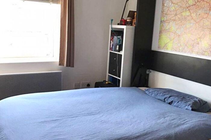 Flat To Rent In Camden High Street, Camden, NW1