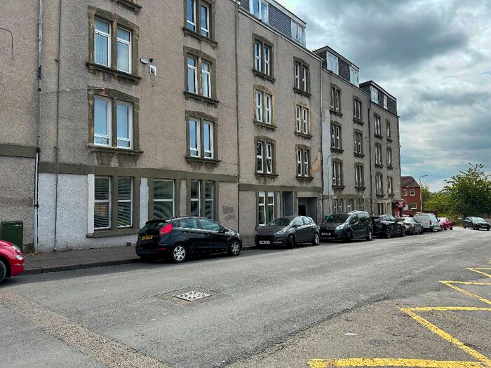 2 Bedroom Flat To Rent In Baffin Street, Stobswell, Dundee, DD4