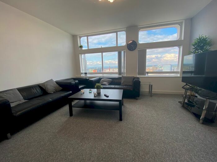 2 Bedroom Flat To Rent In City Heights, Salford, M3