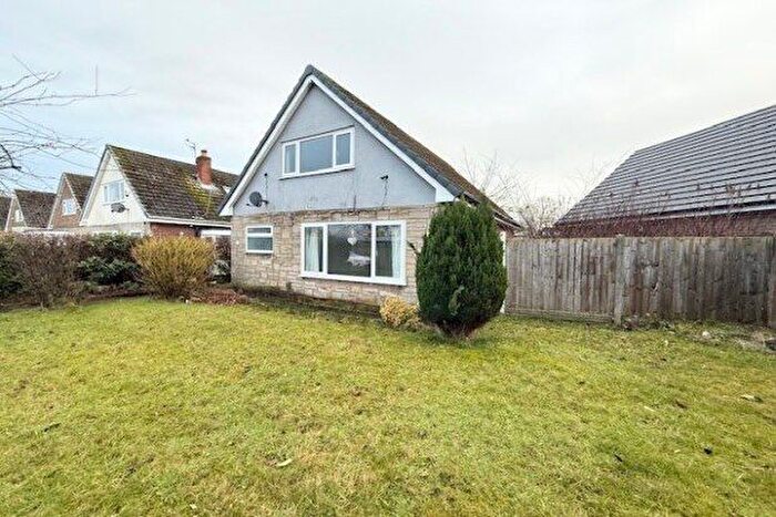 3 Bedroom Bungalow To Rent In Kelvin Grove, Wigan, WN3