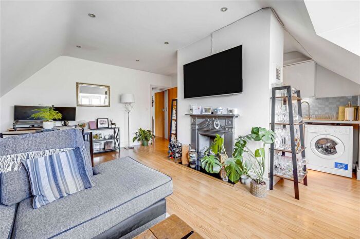 1 Bedroom Flat To Rent In West Hill, Putney, London, SW15