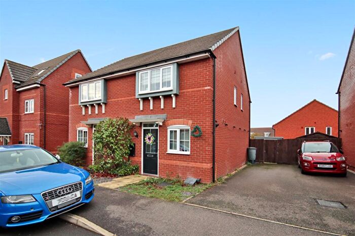 2 Bedroom Semi Detached House For Sale In Hart Way, Rushden, NN10