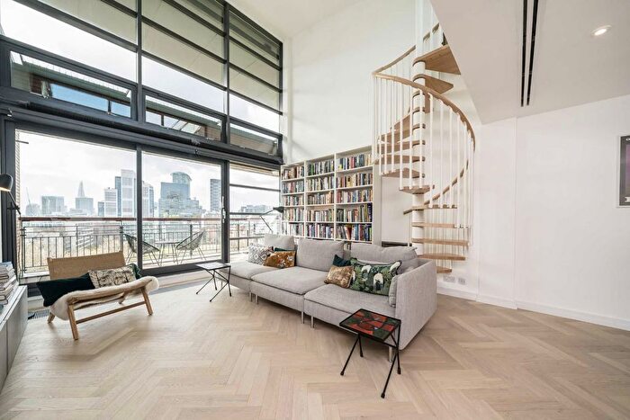 3 Bedroom Flat For Sale In City Road, Lexington Apartments, EC1Y