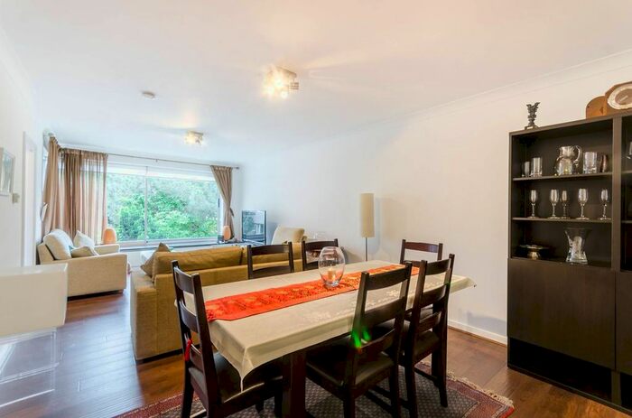 2 Bedroom Flat To Rent In Southwick Street, Hyde Park Estate, London, W2