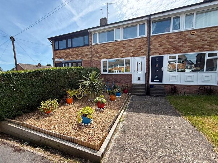 3 Bedroom Town House For Sale In Fourlands Gardens, Idle, Bradford, BD10
