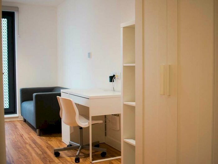 Studio For Sale In Campus, Frederick Rd, Salford, B10