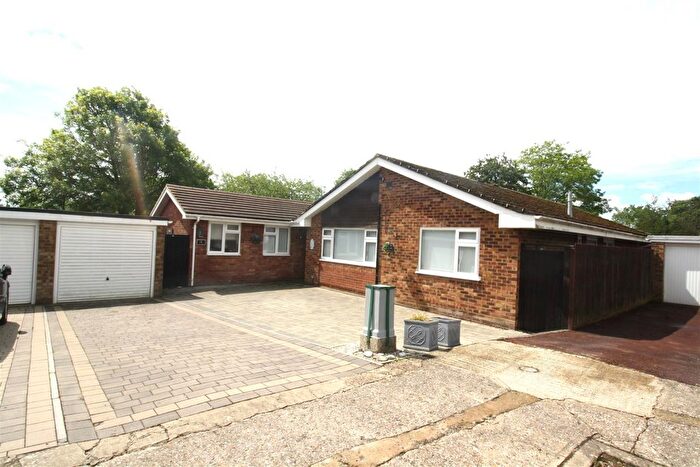 3 Bedroom Detached Bungalow For Sale In Formby Close, Bletchley, Milton Keynes, MK3