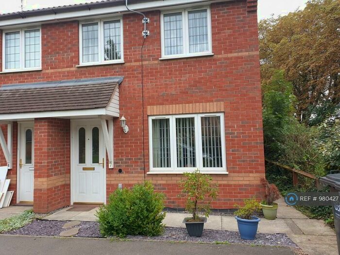 3 Bedroom Semi-Detached House To Rent In Leicester, Leicester, LE3