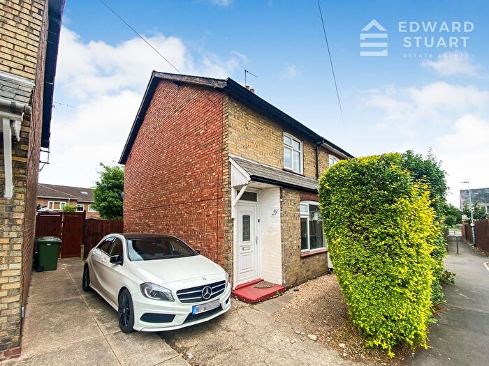 3 Bedroom Semi-Detached House For Sale In Manor Avenue, Peterborough, Cambridgeshire, PE2