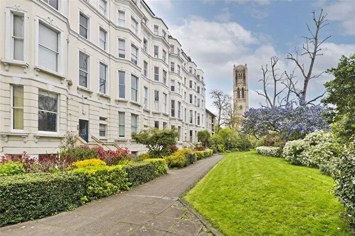 1 Bedroom Flat To Rent In Pinehurst Court, Colville Gardens, London, W11