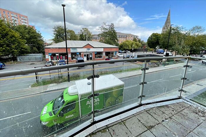1 Bedroom Flat For Sale In Bergenia House, Feltham, Middlesex, TW13