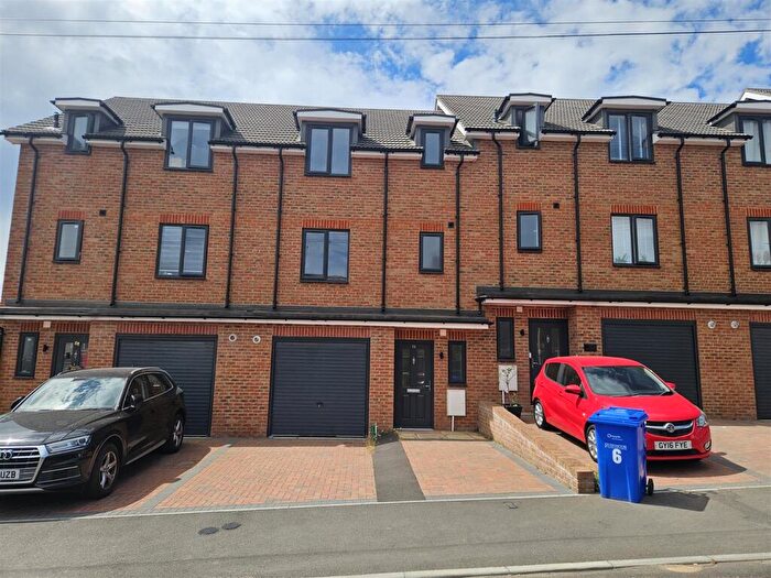 3 Bedroom Terraced House To Rent In Mount Pleasant Road, Aldershot, GU12