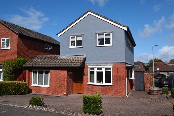 3 Bedroom Detached House For Sale In Webbers Way, Puriton, Bridgwater, TA7