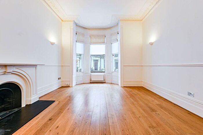 2 Bedroom Flat To Rent In Collingham Place, London, Pz, Earls Court, London, SW5