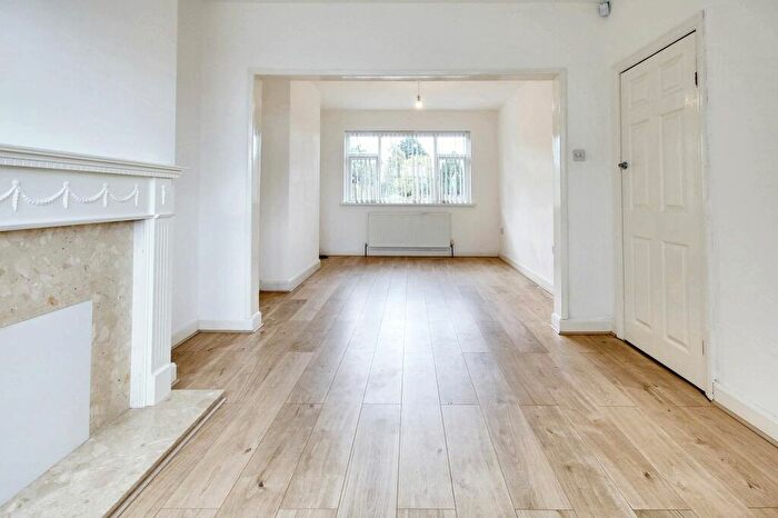 3 Bedroom Semi-Detached House To Rent In Yardley Drive, Leicester, LE2