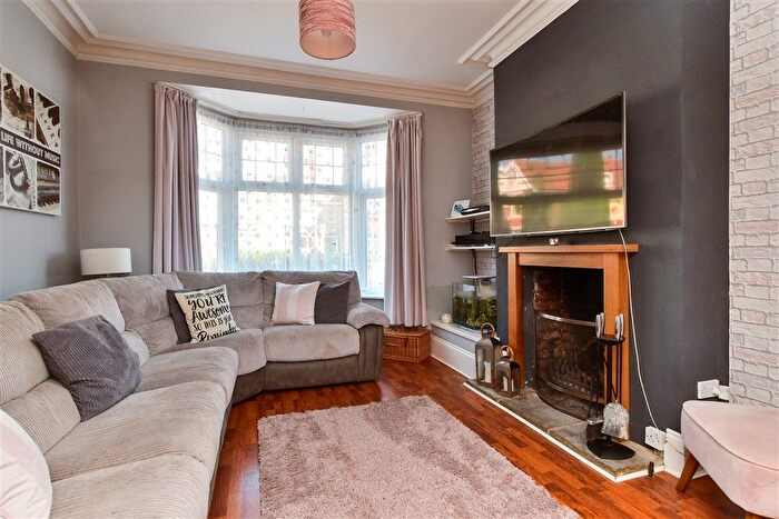4 Bedroom Terraced House For Sale In East Ham Road, Littlehampton, West Sussex, BN17