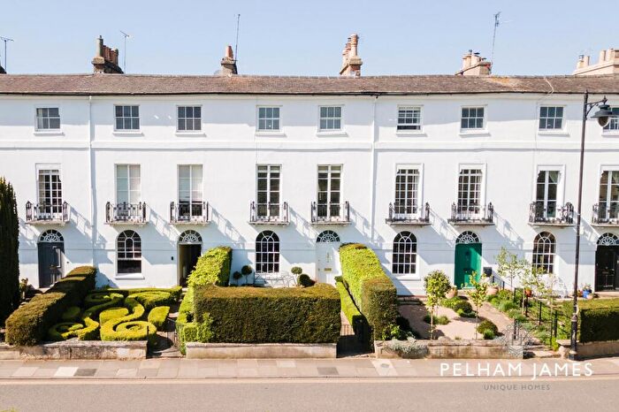 4 Bedroom Terraced House For Sale In Rutland Terrace, Stamford, PE9