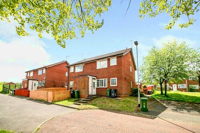 1 Bedroom Flat For Sale In Greenacres Close, Crawcrook Ryton, NE40