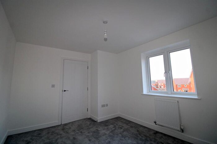 2 Bedroom Flat For Sale In Newlands Place, Seaford, BN25