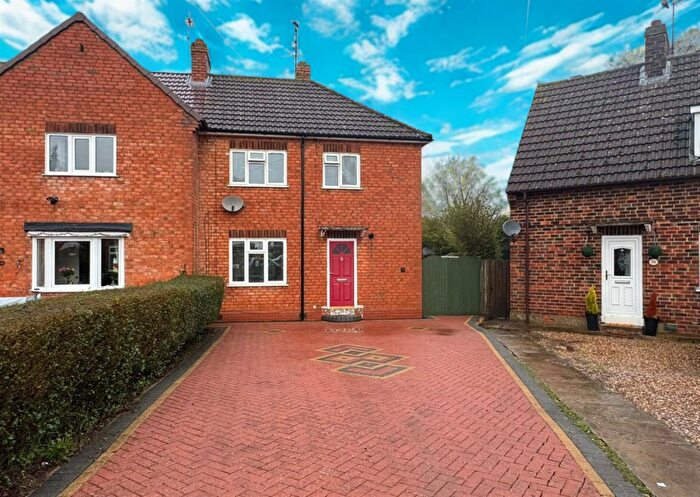 3 Bedroom House To Rent In Woodfield Grove, Corby, NN17