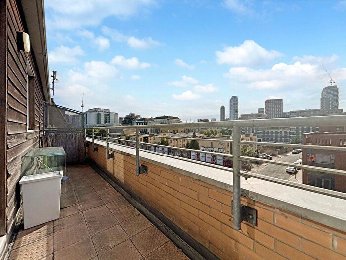 1 Bedroom Flat To Rent In Follett Street, London, E14