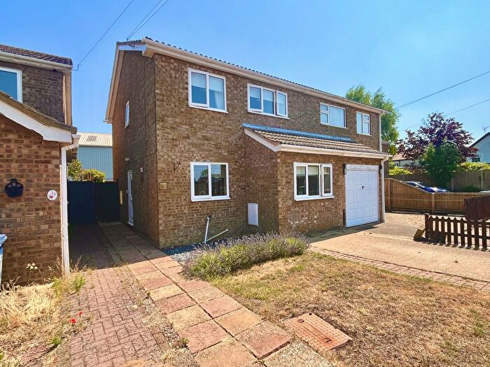 3 Bedroom Semi-Detached House For Sale In Ash Tree Close, Wimblington, March, PE15