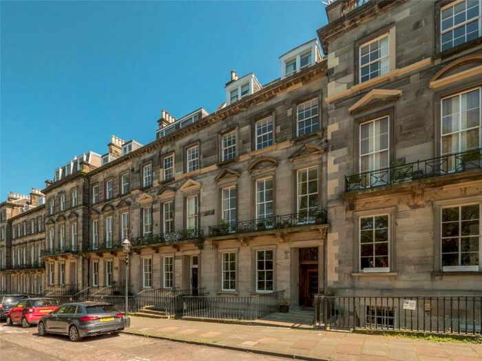 3 Bedroom Property To Rent In Oxford Terrace, Edinburgh, EH4