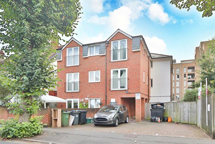 2 Bedroom Flat To Rent In Alric Avenue, New Malden, KT3