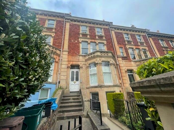 2 Bedroom Flat To Rent In Hanbury Road, Bristol, BS8