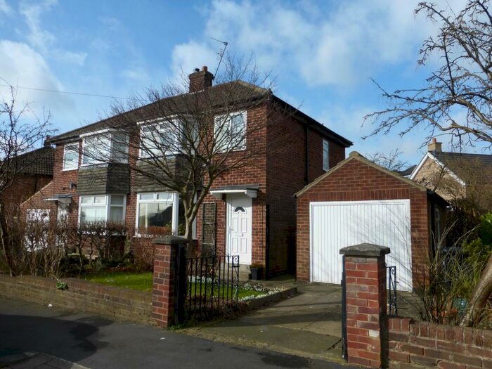 3 Bedroom Semi-Detached House To Rent In Crossways Drive, Harrogate, North Yorkshire, HG2