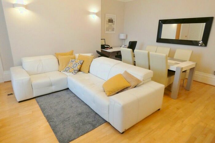 2 Bedroom Apartment To Rent In Winckley Square, Preston, PR1