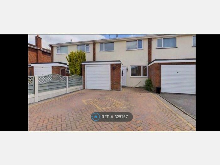 3 Bedroom Terraced House To Rent In Staplow Road, Worcester WR5