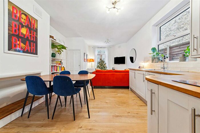 2 Bedroom Flat To Rent In Lyham Road, London, SW2