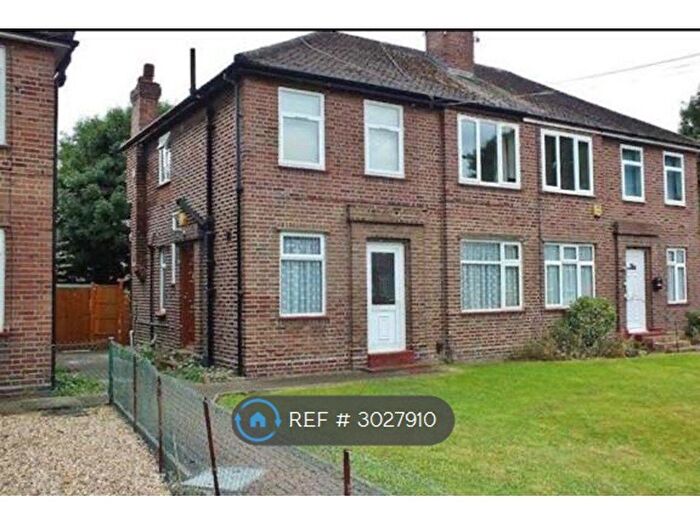 2 Bedroom Maisonette To Rent In Botwell Crescent, Hayes, UB3