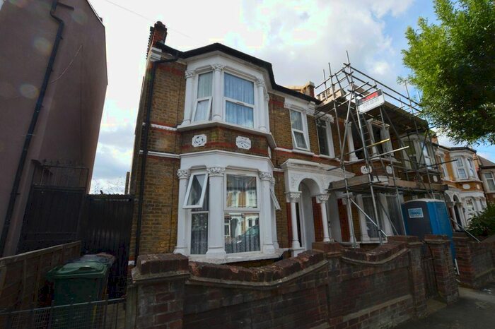 3 Bedroom Terraced House To Rent In Cedars Avenue, Walthamstow, E17